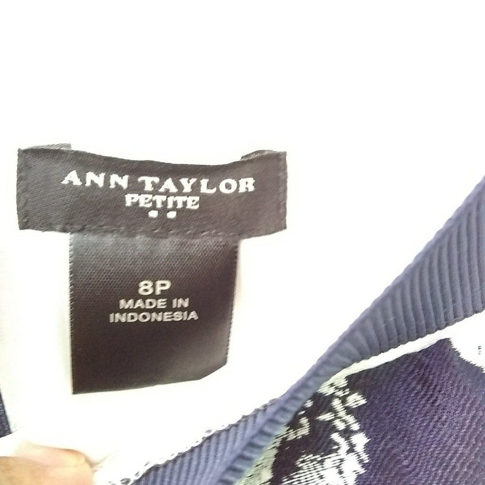 Ann Taylor pencil skirt/career skirt - Picture 3 of 5